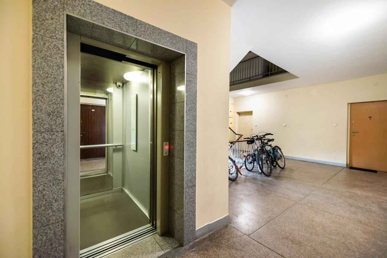 City Centre High Floor View Apartments ワルシャワ エクステリア 写真